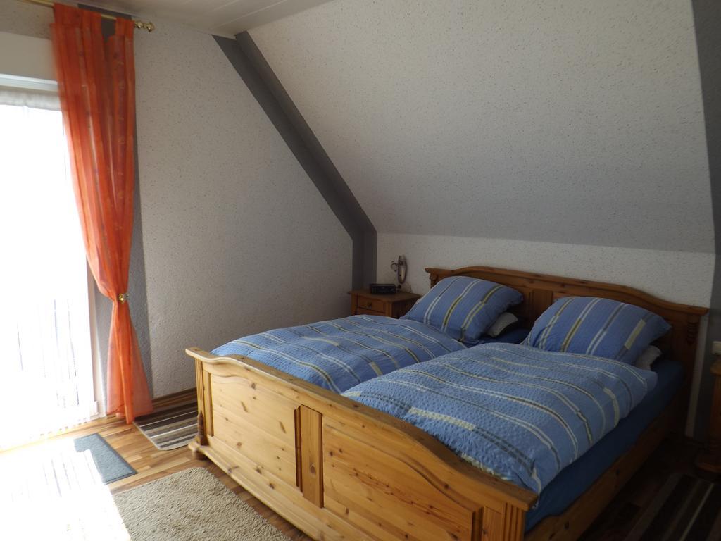 B&B Pension Winzerhaus Zell-Mosel الغرفة الصورة